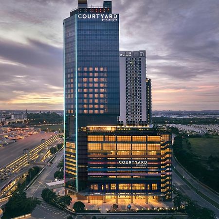 Courtyard By Marriott Setia Alam Hotel Exterior foto