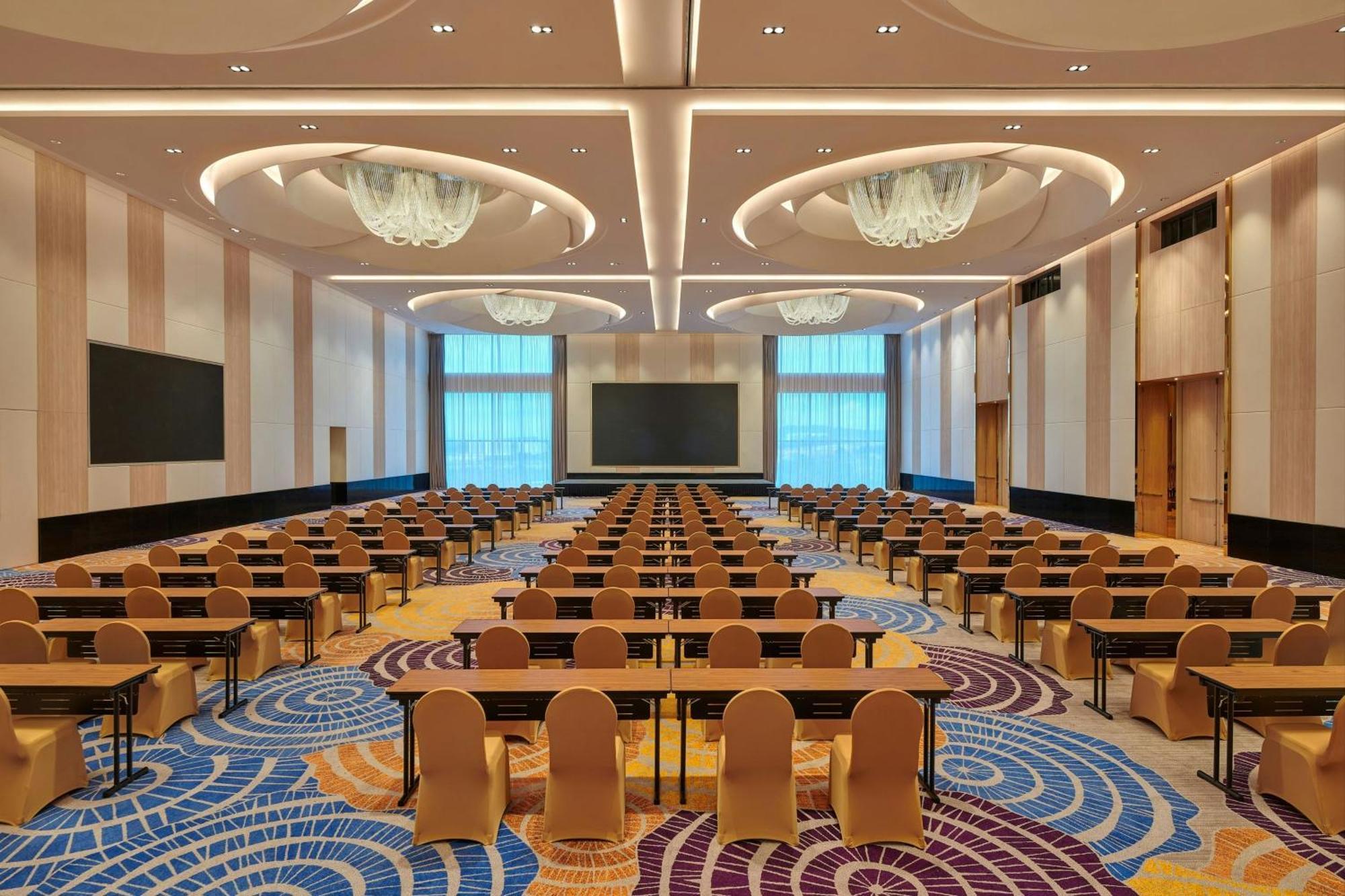Courtyard By Marriott Setia Alam Hotel Exterior foto